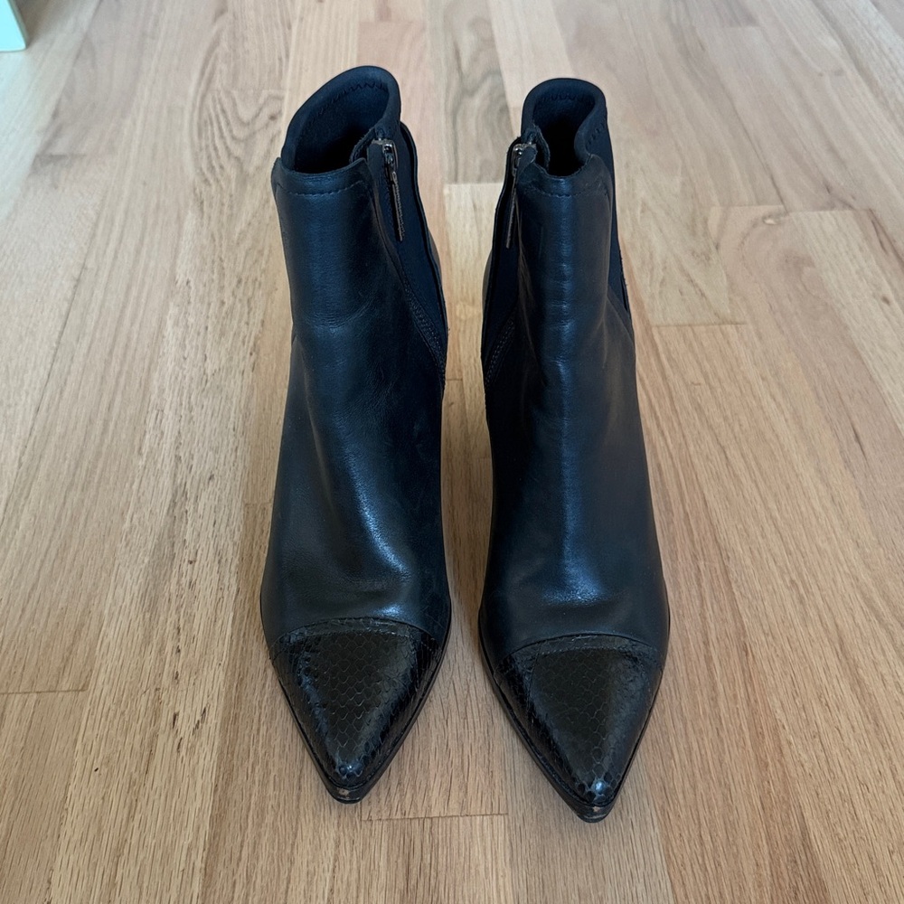 Donald J Pliner Vaughn Black Leather Pointed Toe Ankle Boots
